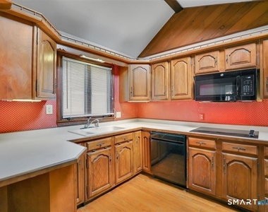 36 Britton Avenue - Photo Thumbnail 5