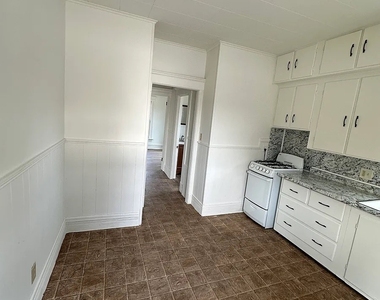 173 Mansfield Avenue - Photo Thumbnail 4