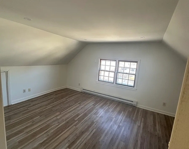 173 Mansfield Avenue - Photo Thumbnail 15