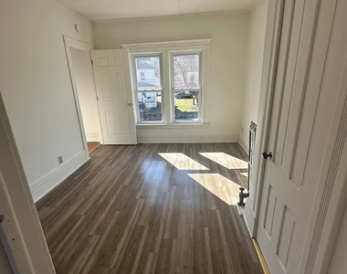173 Mansfield Avenue - Photo Thumbnail 10