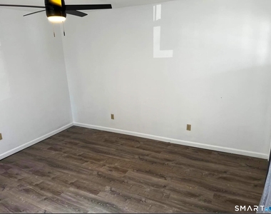 40 Maplewood Avenue - Photo Thumbnail 2