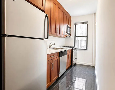1680 York Avenue - Photo Thumbnail 3