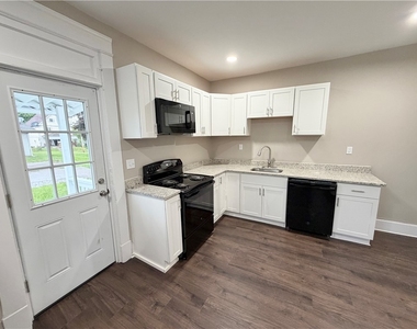 417 Bartram Ave - Photo Thumbnail 12
