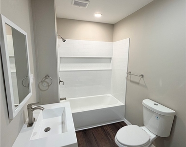 417 Bartram Ave - Photo Thumbnail 22
