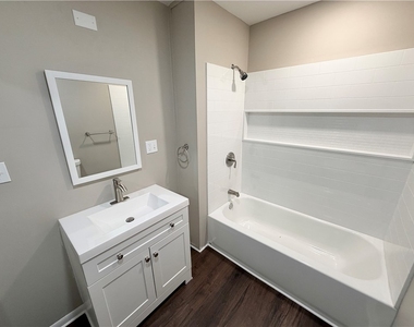 417 Bartram Ave - Photo Thumbnail 23