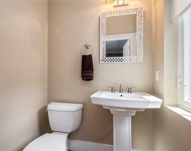 1038 Bradish St - Photo Thumbnail 11