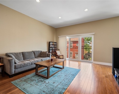 1038 Bradish St - Photo Thumbnail 8