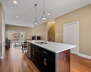 1038 Bradish St - Photo Thumbnail 6