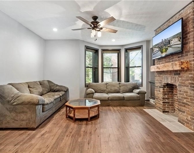 121 Grandview Avenue - Photo Thumbnail 6