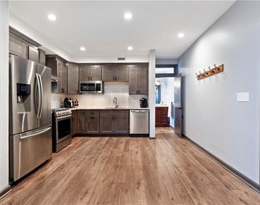 121 Grandview Avenue - Photo Thumbnail 2