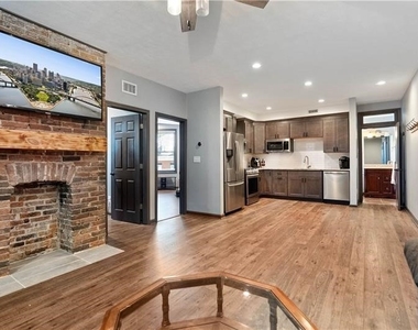 121 Grandview Avenue - Photo Thumbnail 3