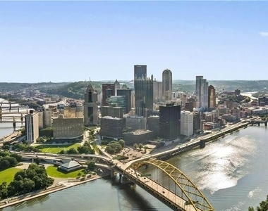 121 Grandview Avenue - Photo Thumbnail 15