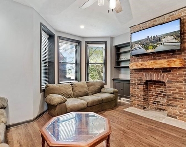 121 Grandview Avenue - Photo Thumbnail 5