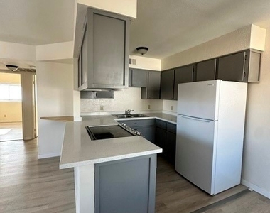 4920 Stanley Avenue - Photo Thumbnail 3