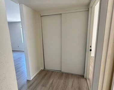 4920 Stanley Avenue - Photo Thumbnail 12