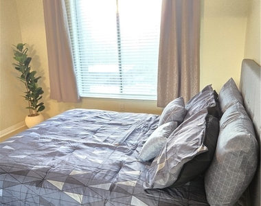 4400 S Jones Boulevard - Photo Thumbnail 26