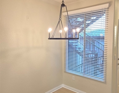 4400 S Jones Boulevard - Photo Thumbnail 8
