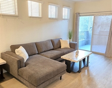 4400 S Jones Boulevard - Photo Thumbnail 11