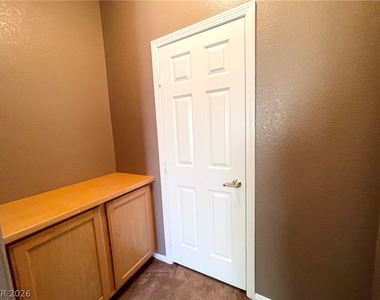 3925 Legend Hills Street - Photo Thumbnail 13