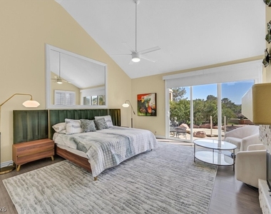 8161 Round Hills Circle - Photo Thumbnail 13