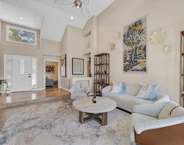8161 Round Hills Circle - Photo Thumbnail 4