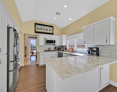 8161 Round Hills Circle - Photo Thumbnail 9
