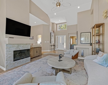 8161 Round Hills Circle - Photo Thumbnail 3