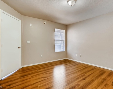 555 E Silverado Ranch Boulevard - Photo Thumbnail 15