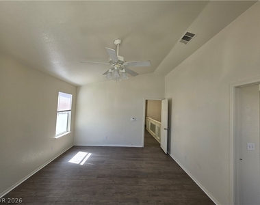 8008 Dover Shores Avenue - Photo Thumbnail 16
