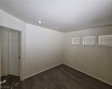 8008 Dover Shores Avenue - Photo Thumbnail 10