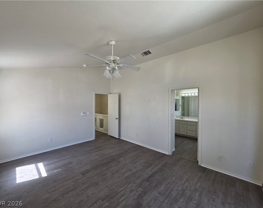 8008 Dover Shores Avenue - Photo Thumbnail 15