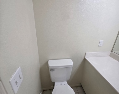 8008 Dover Shores Avenue - Photo Thumbnail 65