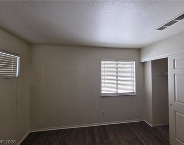 8008 Dover Shores Avenue - Photo Thumbnail 5
