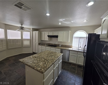 8008 Dover Shores Avenue - Photo Thumbnail 58
