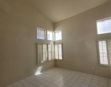 8008 Dover Shores Avenue - Photo Thumbnail 43