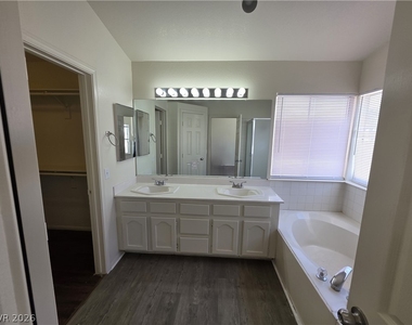 8008 Dover Shores Avenue - Photo Thumbnail 18