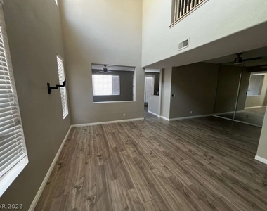 9901 Trailwood Drive - Photo Thumbnail 4