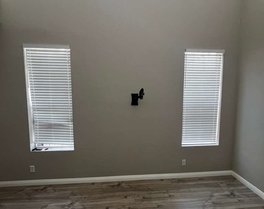 9901 Trailwood Drive - Photo Thumbnail 25