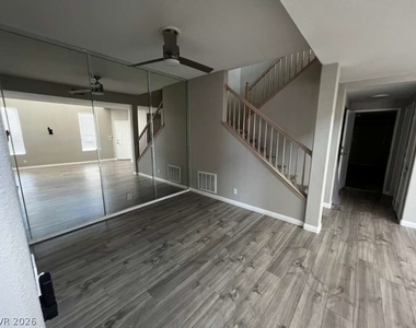 9901 Trailwood Drive - Photo Thumbnail 6