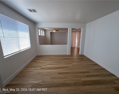 8027 Sapphire Cove Avenue - Photo Thumbnail 2