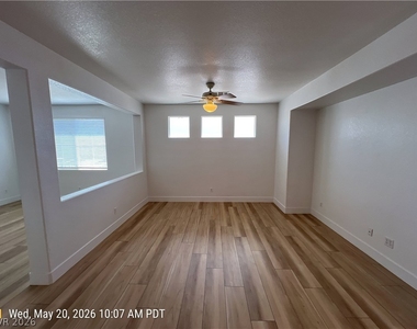 8027 Sapphire Cove Avenue - Photo Thumbnail 4