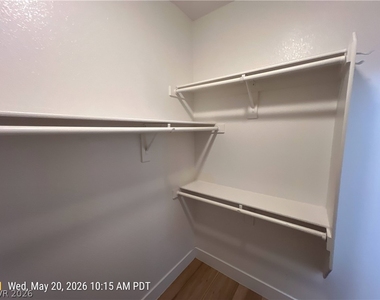 8027 Sapphire Cove Avenue - Photo Thumbnail 11