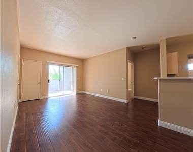 2615 W Gary Avenue - Photo Thumbnail 9