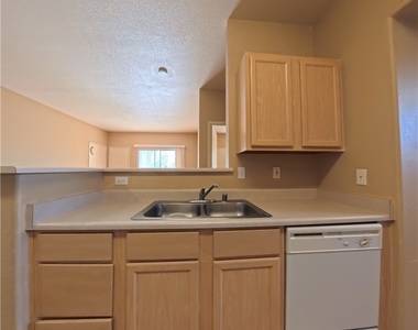 2615 W Gary Avenue - Photo Thumbnail 2