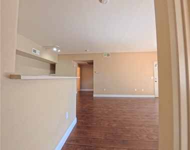 2615 W Gary Avenue - Photo Thumbnail 15