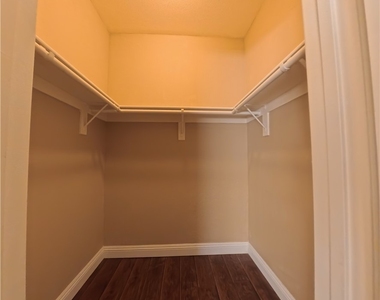 2615 W Gary Avenue - Photo Thumbnail 21