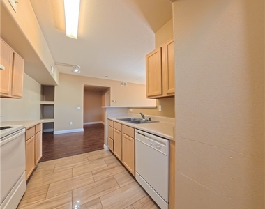 2615 W Gary Avenue - Photo Thumbnail 5