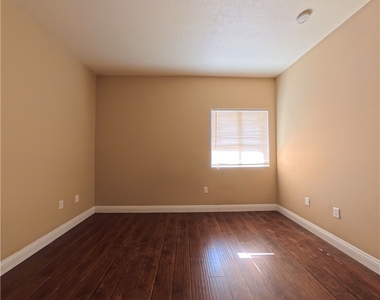 2615 W Gary Avenue - Photo Thumbnail 19