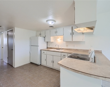 3604 Thomas Avenue - Photo Thumbnail 6