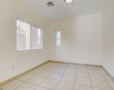 10261 Bentley Oaks Avenue - Photo Thumbnail 21